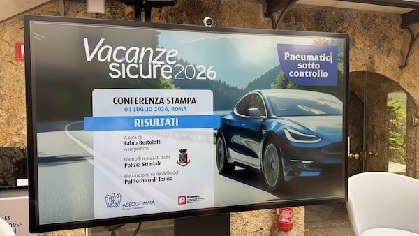Un'auto su tre ha le gomme lisce: i controlli della Polizia e le verifiche da fare