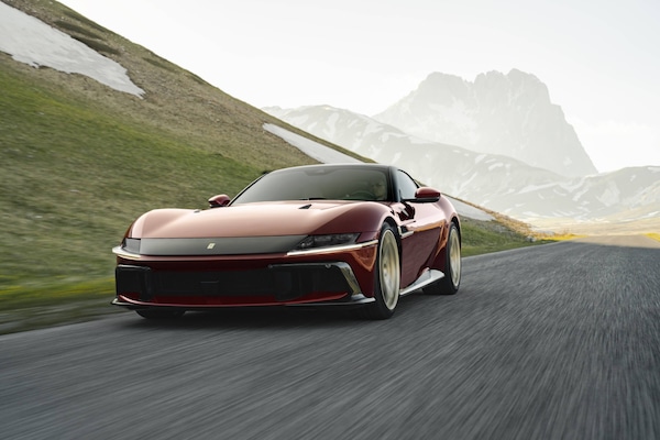 Ferrari 12Cilindri Manuale, piacere di guida allo stato puro