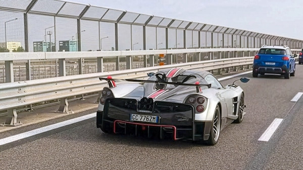 Utilitaria da 5 milioni di euro: a Milano una Pagani con 118mila km in 5 anni
