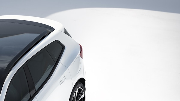 Polestar 4, ecco il lunotto: prime ancicipazioni sul design più tradizionale
