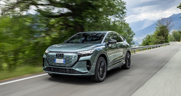 Audi Q4 e-tron cambia pelle, non classe e dinamismo: come va il restyling