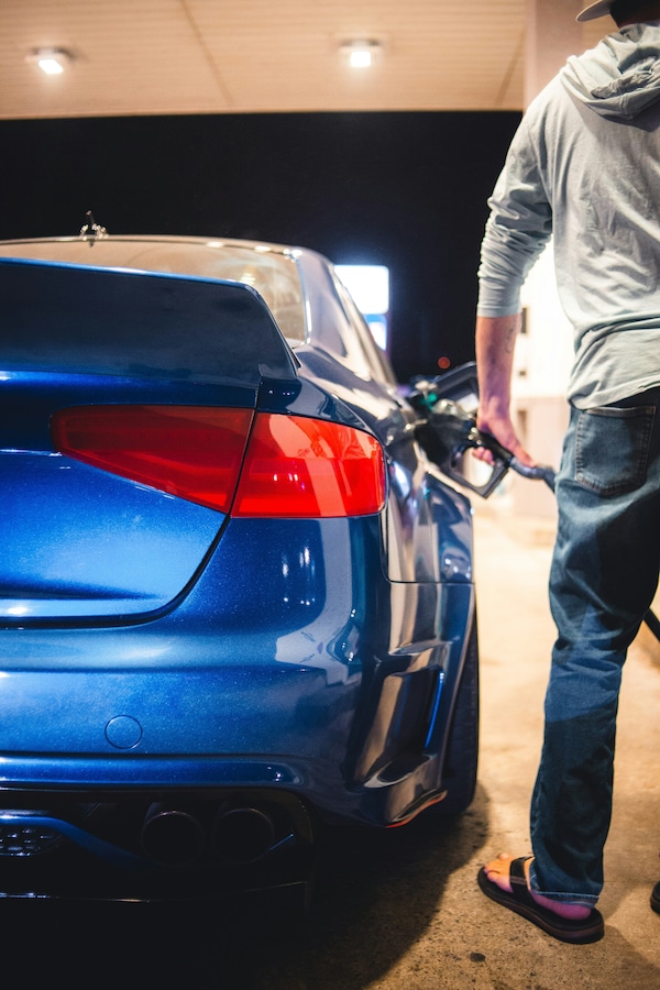 Prezzi carburanti: benzina e diesel cari ma stabili. Nuovi bonus in arrivo?