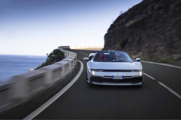 Ferrari 849 Testarossa Spider, supersportiva da 1.050 cavalli a cielo aperto