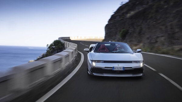 Ferrari 849 Testarossa Spider, supersportiva da 1.050 cavalli a cielo aperto