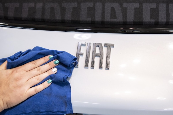 Stellantis, la produzione di Fiat 500 Hybrid a Mirafiori si ferma altri due giorni