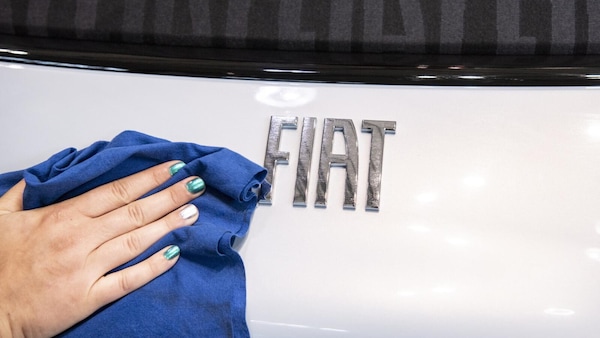 Stellantis, la produzione di Fiat 500 Hybrid a Mirafiori si ferma altri due giorni