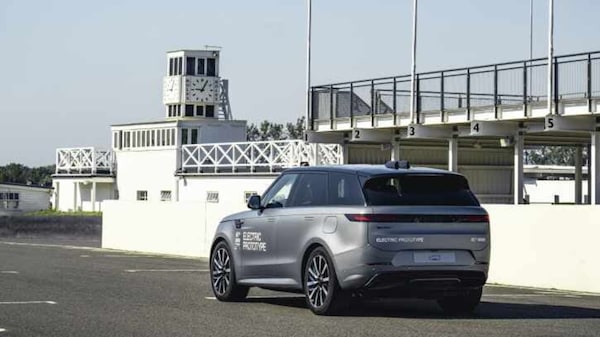 Range Rover Sport Electric, svelato a Goodwood il Suv a zero emissioni