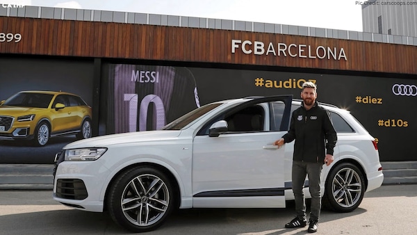 Leo Messi, le auto del mito e il garage in salotto nell'attico di Miami