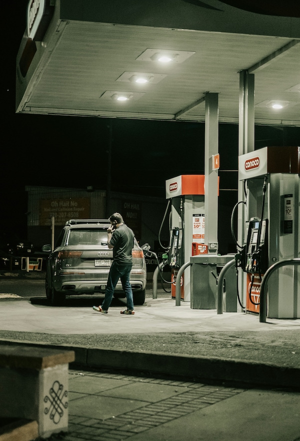 Prezzi carburanti, stangata benzina e diesel. Il Codacons boccia l'app del Mimit