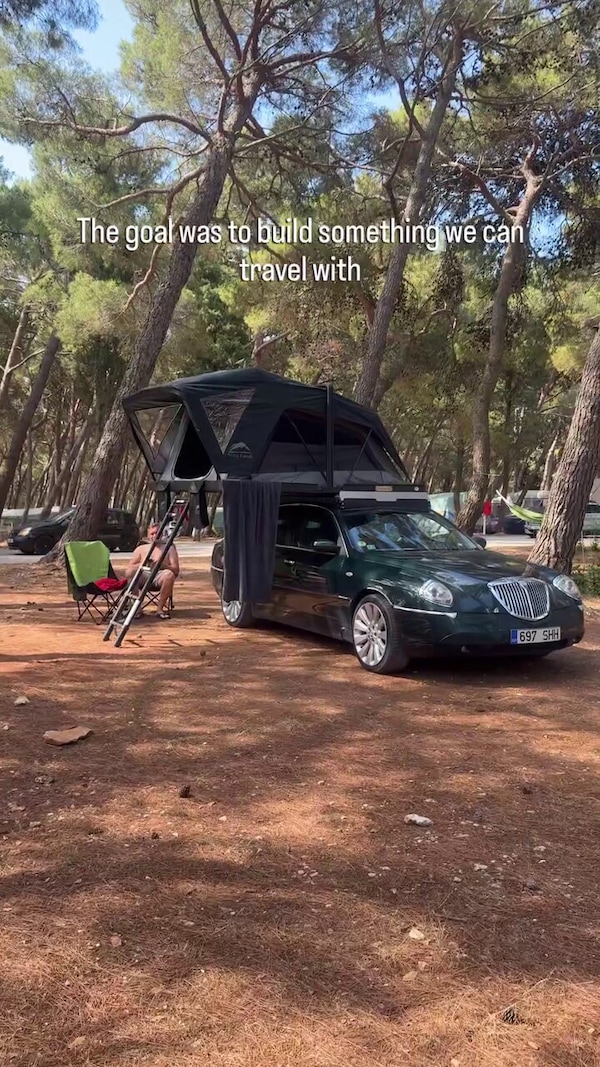 Lancia Thesis diventa camper: nuova vita per l'ammiraglia che spopola sui social