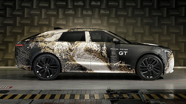 GT, la Range Rover coupé fuori dagli schemi: stile e lusso sono elettrici, per ora
