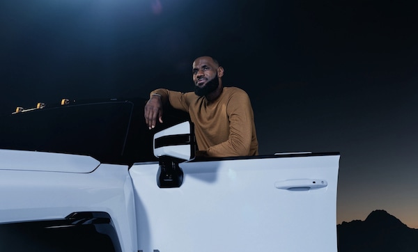 LeBron James, il Re va a Philadelphia. Ecco tutte le auto del King