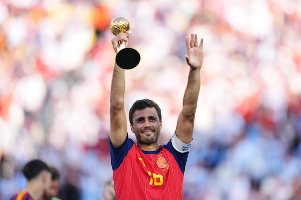 Rodri, Pallone d'Oro in Opel Corsa: «Preso in giro dai compagni, io la adoro»