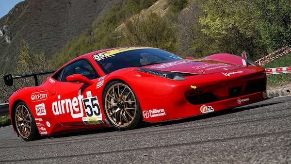 Ferrari rubata in Puglia, ritrovata dopo due mesi: spunta l'ipotesi del dispetto