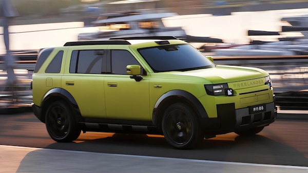 Freelander, il mito torna in grande stile: lusso maxi, il Suv è enorme