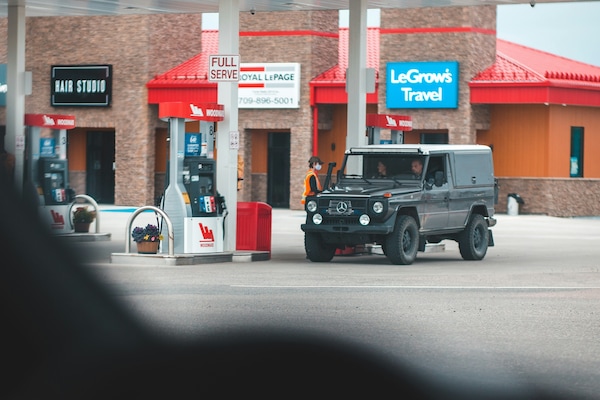 Prezzi carburanti: benzina su, diesel +15 euro sul pieno. E i rincari non si fermano