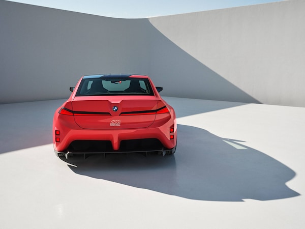 BMW M3, altre foto di come sarà: la Concept Neue Klasse è mozzafiato
