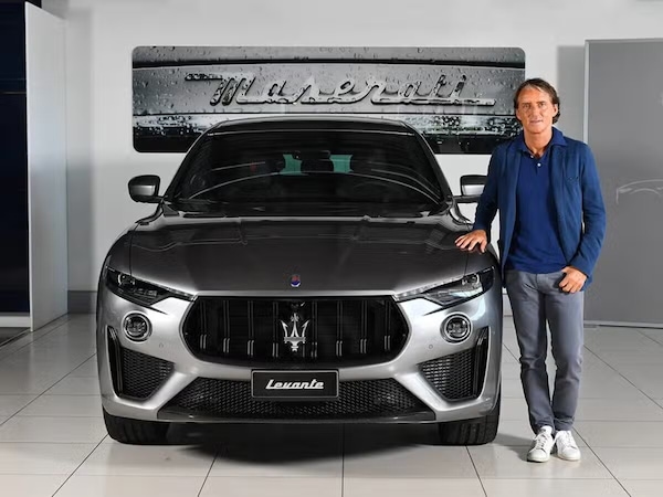 Le auto di Mancini: tra Maserati e Stelvio c'è la A112, ma la preferita è tedesca