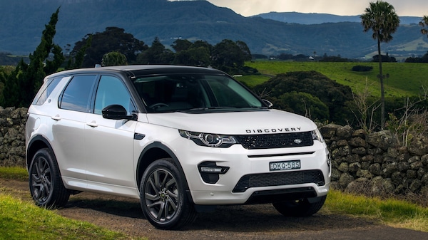 Land Rover, addio Discovery Sport dopo 11 anni. Quale modello la sostituirà?