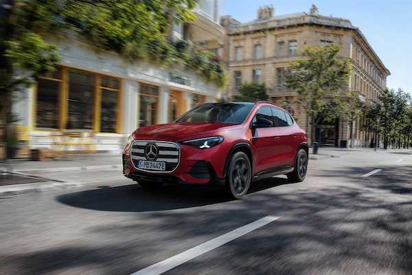 Nuova Mercedes GLA, la terza generazione è più grande e potente. E dà la scossa