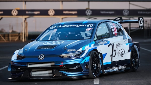 Volkswagen, pazza idea Mega Golf: questa ha più cavalli di una Gruppo B

