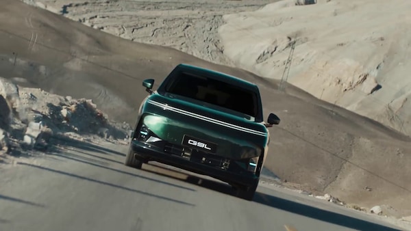 Xpeng G9L, le prime foto del nuovo SUV di lusso