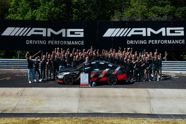 Mercedes-AMG CLA 45, le 10 immagini della berlina da record al Nürburgring