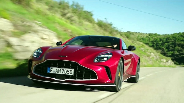 Aston Martin Vantage S, il suono del V8 è stupendo