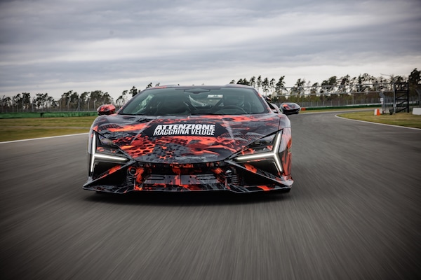 Lamborghini Revuelto SV, la Super Veloce da record