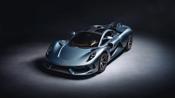 Hennessey Blackbird, l’hypercar da 850 CV che rinuncia agli schermi