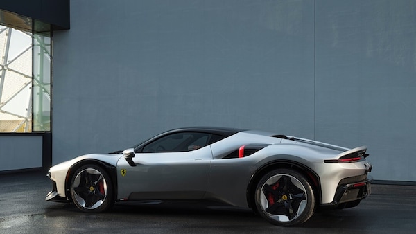 Ferrari CZ26, la one-off su base SF90 Stradale: FOTO