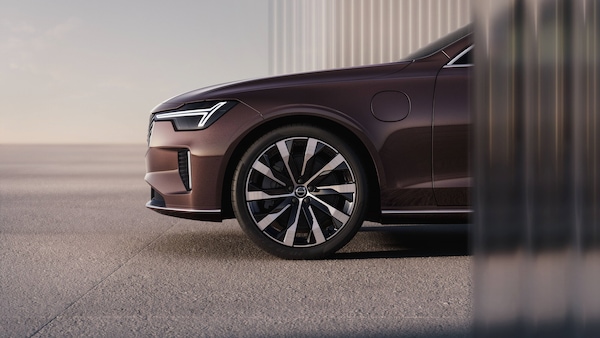 Volvo, torna la S70? Rilancio plug-in per la berlina