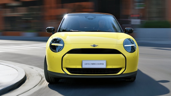 Mini Cooper, futuro a trazione posteriore e linee anni Duemila