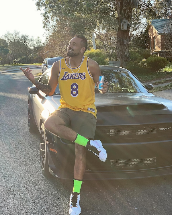 Nick Kyrgios, garage estremo tra Lamborghini, GT-R e una Tesla da basket