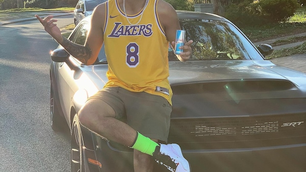Nick Kyrgios, garage estremo tra Lamborghini, GT-R e una Tesla da basket