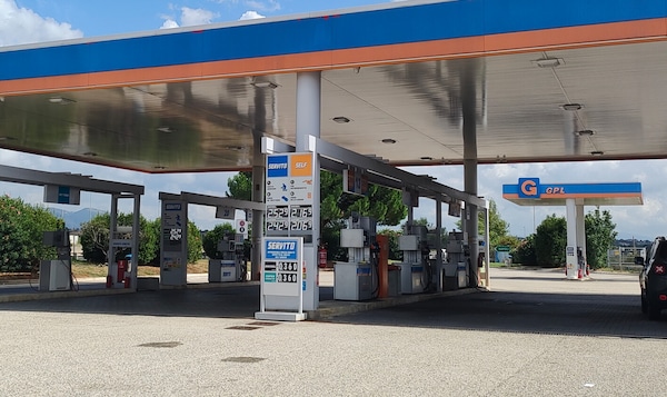 Benzina e diesel, i prezzi del 22 agosto: stangata vacanze