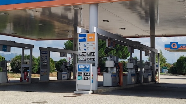 Benzina e diesel, i prezzi del 22 agosto: stangata vacanze