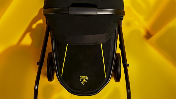 Lamborghini, passeggino da 3mila euro più esclusivo della Revuelto SV