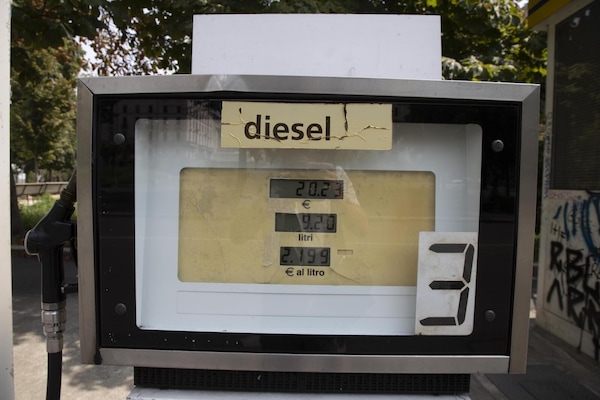 Carburanti, i prezzi di martedì 8: benzina e diesel ancora in salita