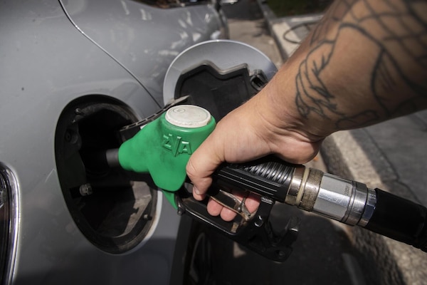 Prezzi benzina e diesel, lunedì senza rincari per i carburanti