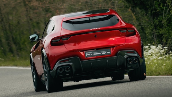 Brevetto Ferrari: i fanali si muovono e allungano l'alettone

