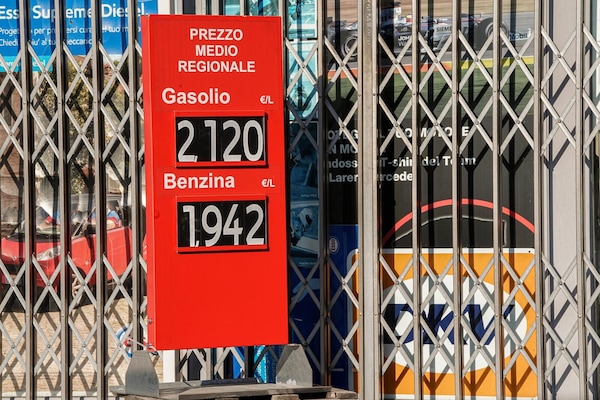 Prezzi carburanti, aumentano benzina e diesel. Impennata metano