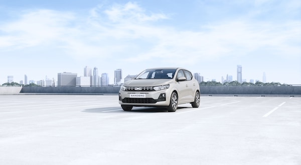 Dacia, Sandero diventa ibrida: 155 cavalli e prezzo aggressivo