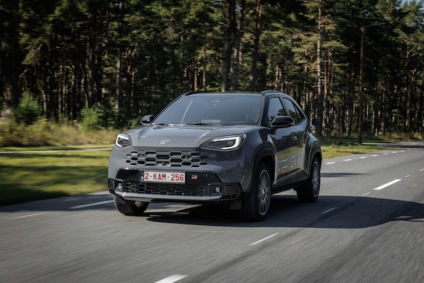 Toyota Yaris Cross cambia volto: la prova
