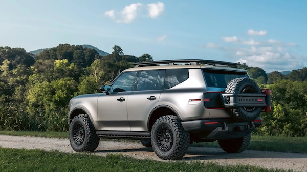 Scout Traveler, due anime differenti per sfidare Jeep