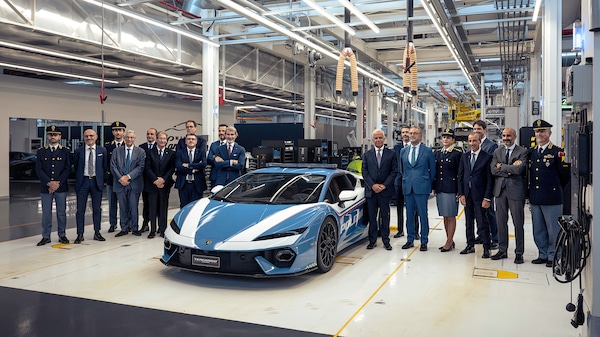 Lamborghini, la Temerario per la Polizia di Stato