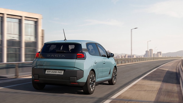 Dacia Spring, la piccola elettrica alza l'asticella