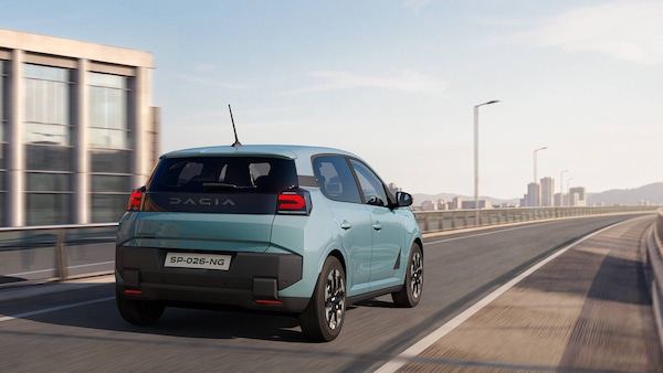 Dacia Spring, la piccola elettrica alza l'asticella