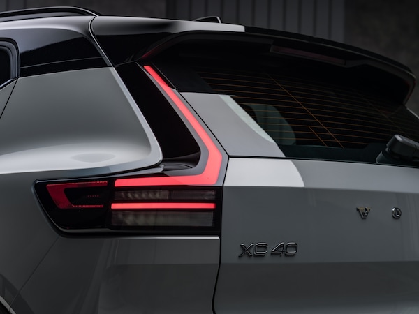 Volvo, restyling con Gemini AI per XC40 e EX40