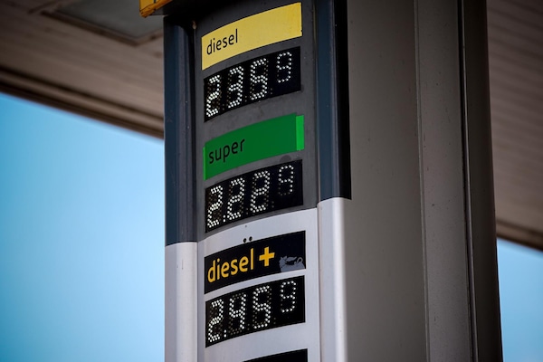 Prezzi benzina e diesel, oggi stangata e domani fine sconto